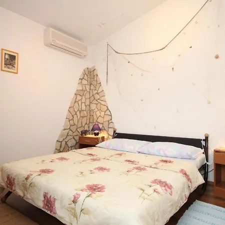 Milna 8917c Apartman *